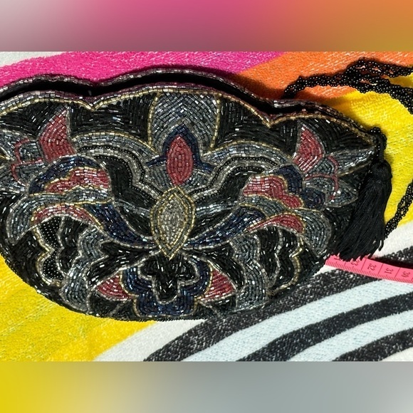 Perfect for prom! Elegant beaded clutch/shoulder bag. Black, red blue & beading - Picture 3 of 8